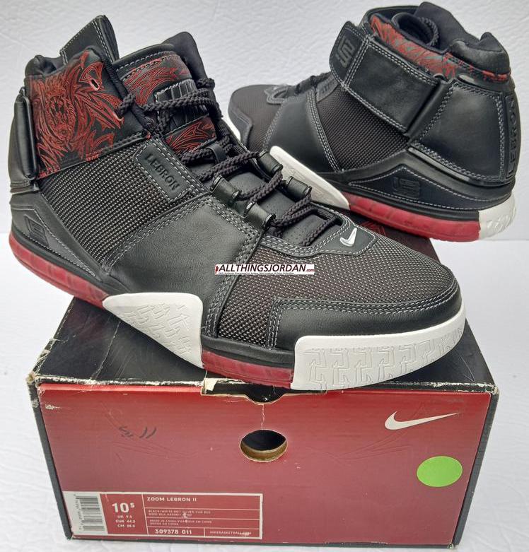 Nike Air Zoom Lebron II (Lebron James 2nd shoe) (Black/White-Met Silver-Var Red) 309378 011  Size US 10.5M