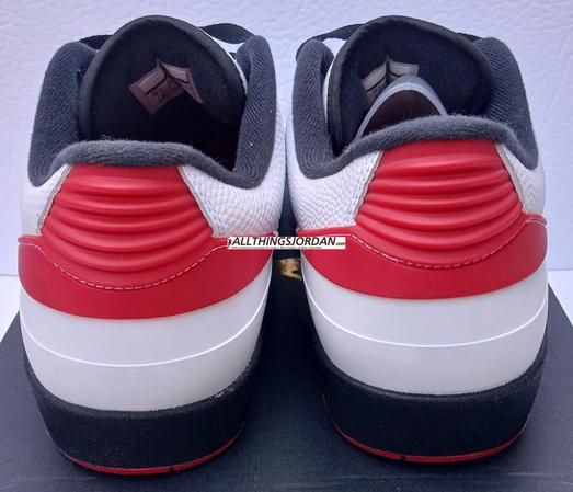 Air Jordan 2 Retro Low (Chicago) (White/Varsity Red-Black) 832819 101 Size US 10.5M